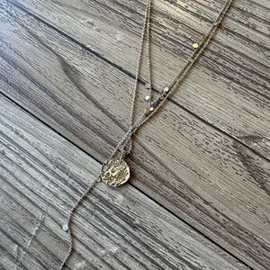 Long Elegant Gold Pendant Necklace